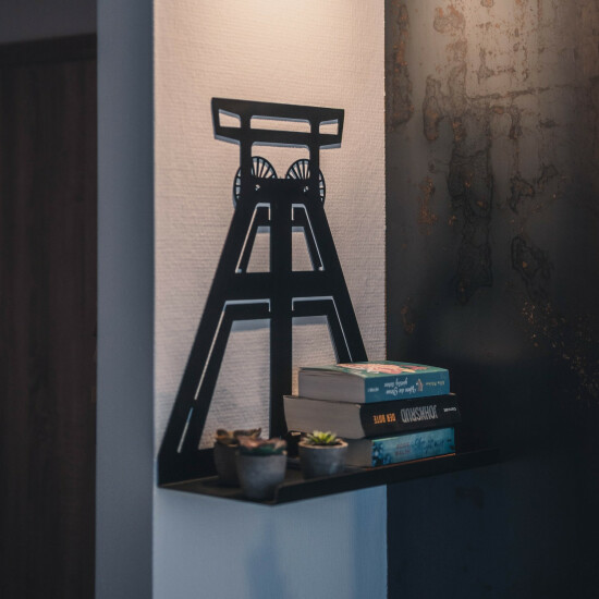 Förderturm Wandregal